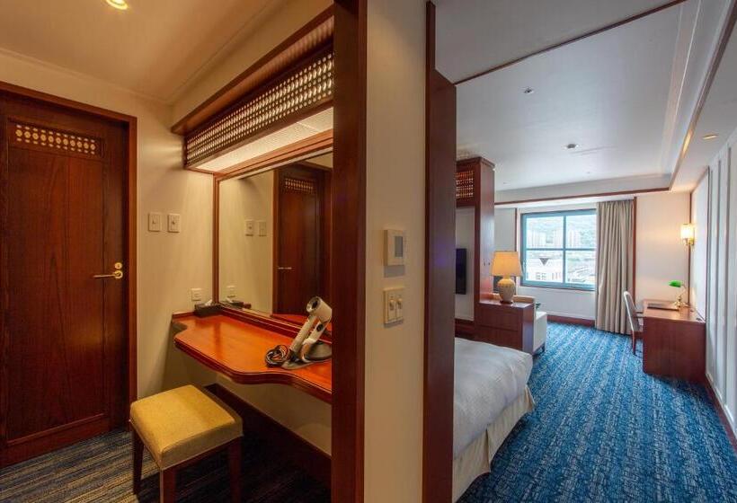 Premier Hotel Mojiko