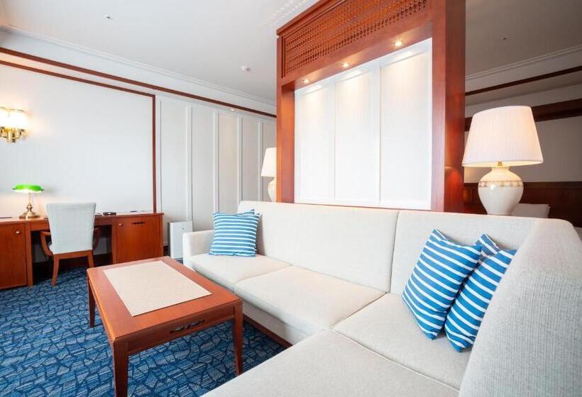 Premier Hotel Mojiko