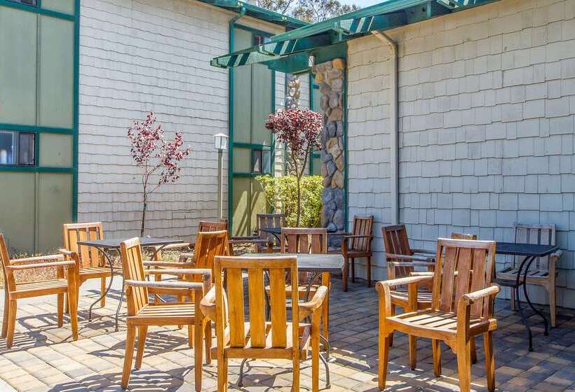 בית מלון כפרי Quality Inn Half Moon Bay Miramar Beach