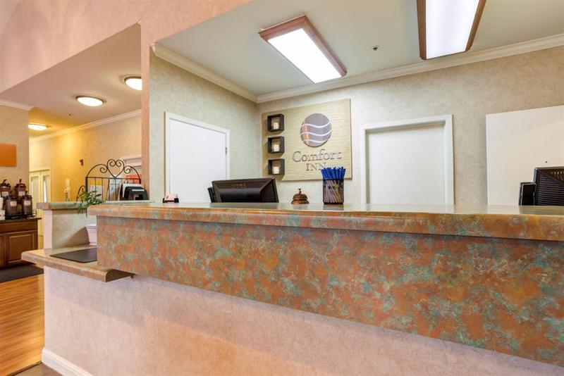 בית מלון כפרי Quality Inn Half Moon Bay Miramar Beach