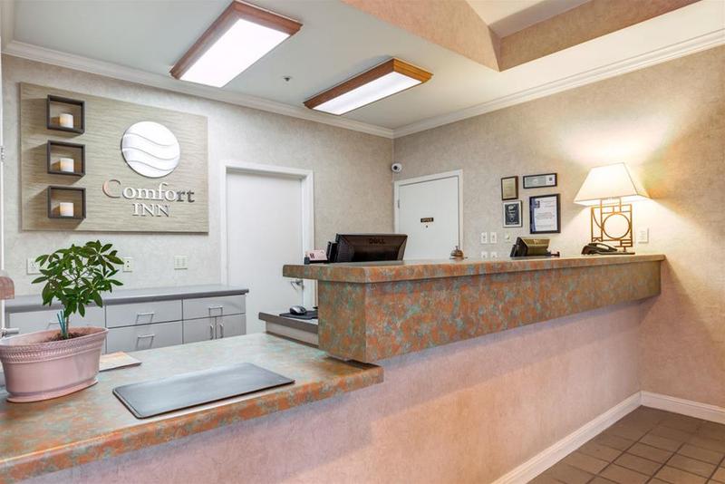 בית מלון כפרי Quality Inn Half Moon Bay Miramar Beach