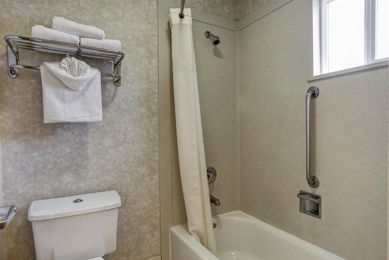 בית מלון כפרי Quality Inn Half Moon Bay Miramar Beach