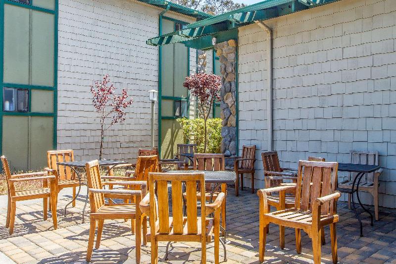 בית מלון כפרי Quality Inn Half Moon Bay Miramar Beach