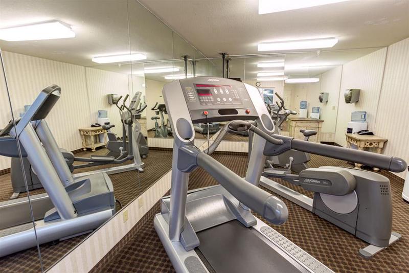 בית מלון כפרי Quality Inn Half Moon Bay Miramar Beach