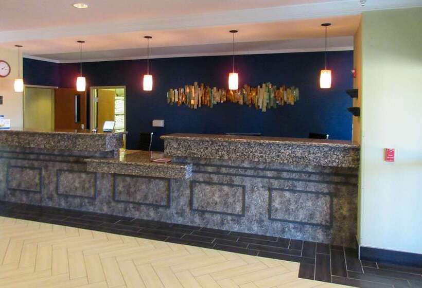 Отель Quality Inn