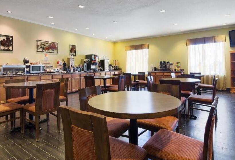 Отель Quality Inn