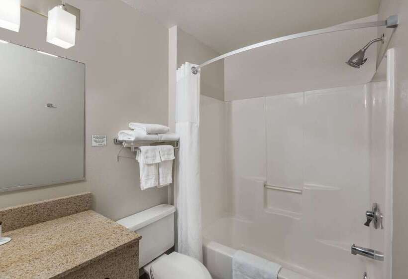 فندق Ramada By Wyndham Platte City Kci Airport