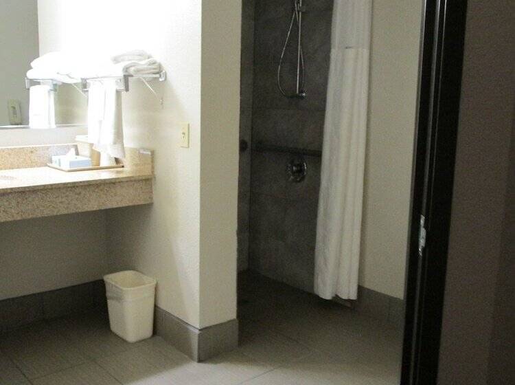 فندق Ramada By Wyndham Platte City Kci Airport