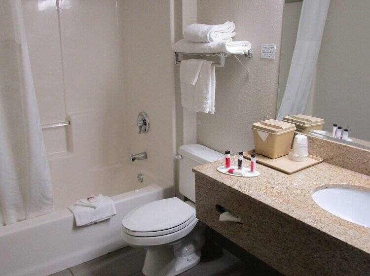 فندق Ramada By Wyndham Platte City Kci Airport