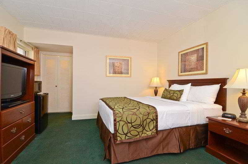 בית מלון כפרי Red Roof Inn & Suites Hazleton