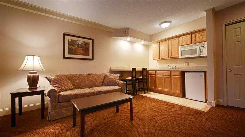 בית מלון כפרי Red Roof Inn & Suites Hazleton