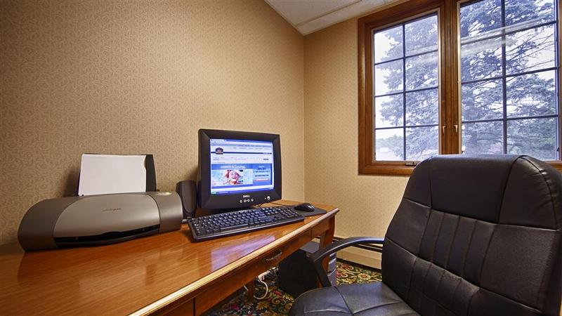 בית מלון כפרי Red Roof Inn & Suites Hazleton