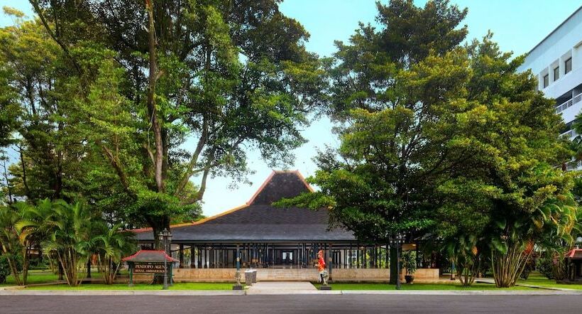 호텔 Royal Ambarrukmo Yogyakarta