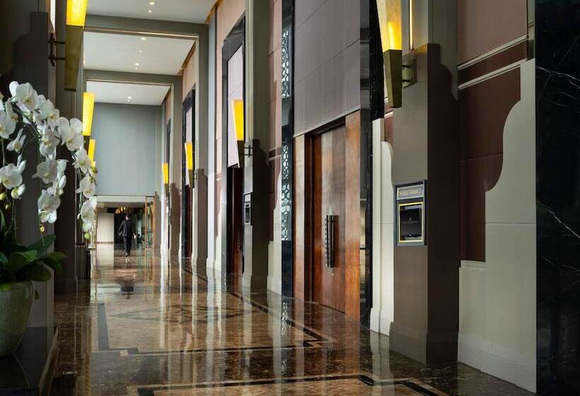 호텔 Royal Ambarrukmo Yogyakarta