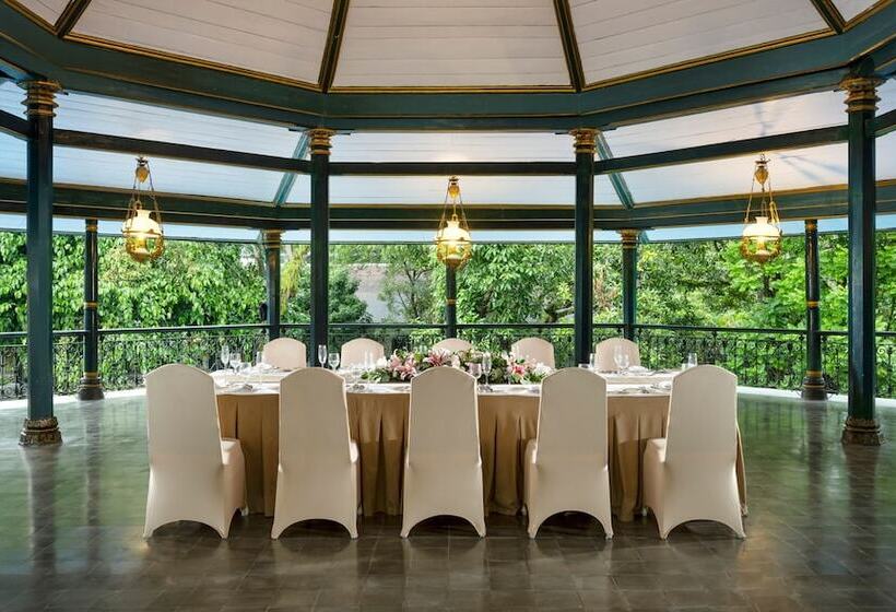 호텔 Royal Ambarrukmo Yogyakarta