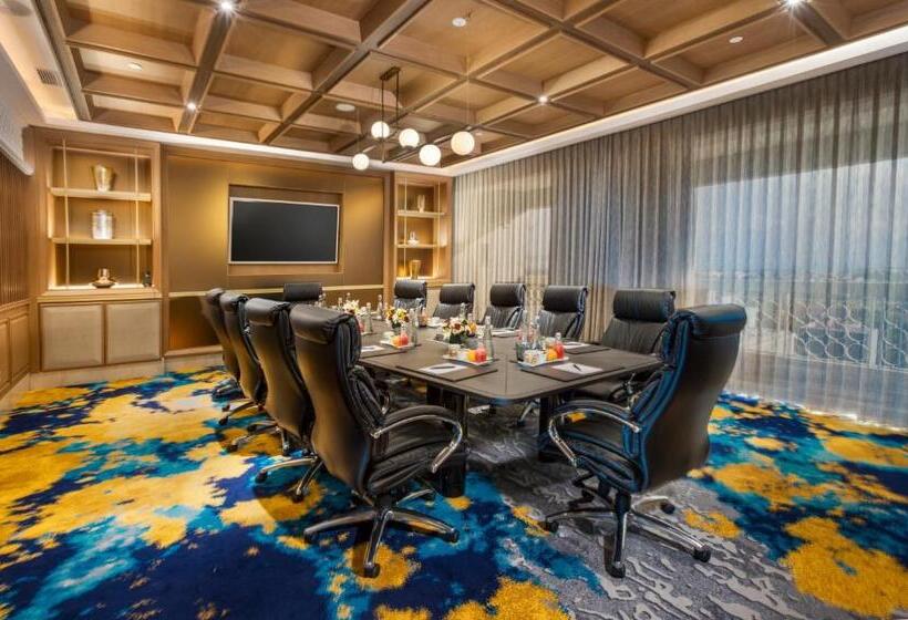 호텔 Royal Ambarrukmo Yogyakarta