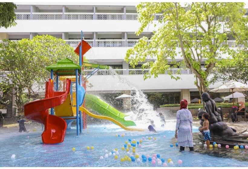 호텔 Royal Ambarrukmo Yogyakarta