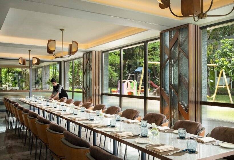 호텔 Royal Ambarrukmo Yogyakarta