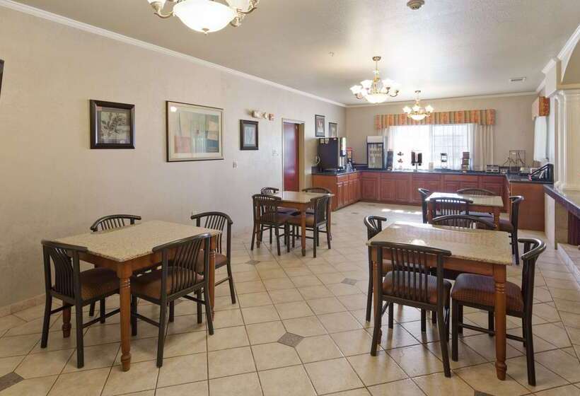 Surestay Plus Hotel By Best Western Quanah