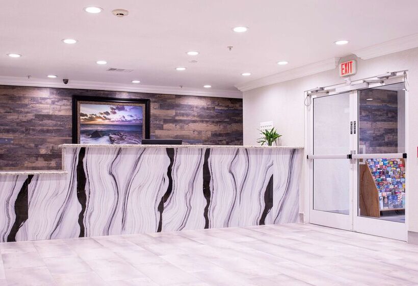 Отель Surestay Plus By Best Western Fort Worth Benbrook