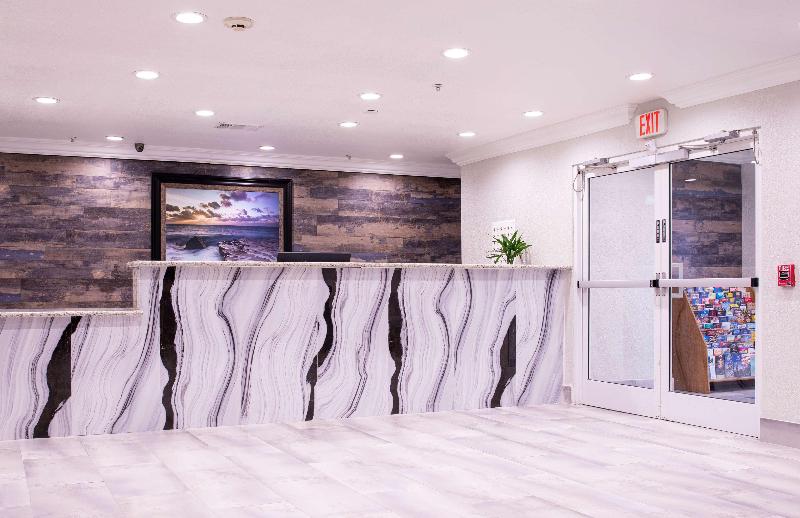 Отель Surestay Plus By Best Western Fort Worth Benbrook