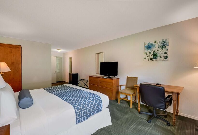 Surestay Plus Hotel By Best Western Berkeley Springs