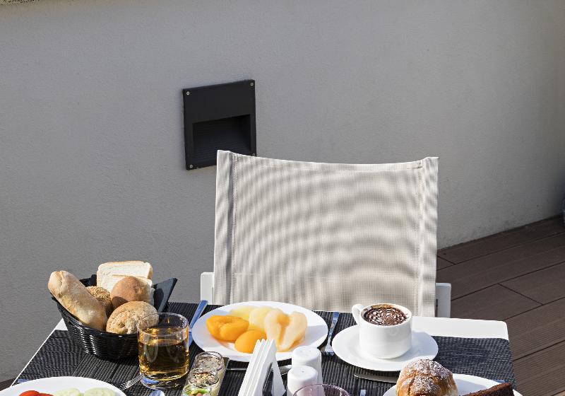 Отель The Independent