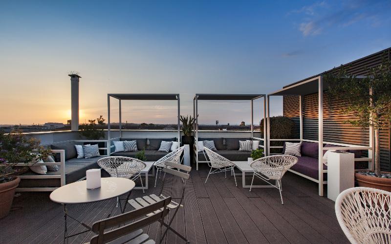 Отель The Independent