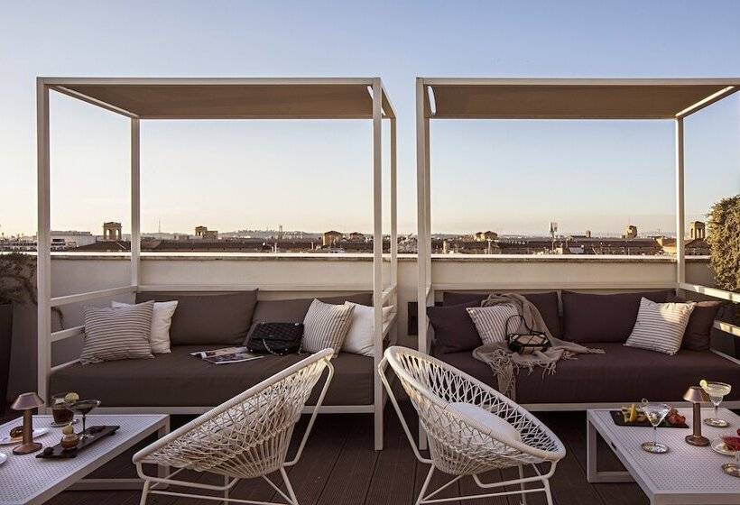 Отель The Independent