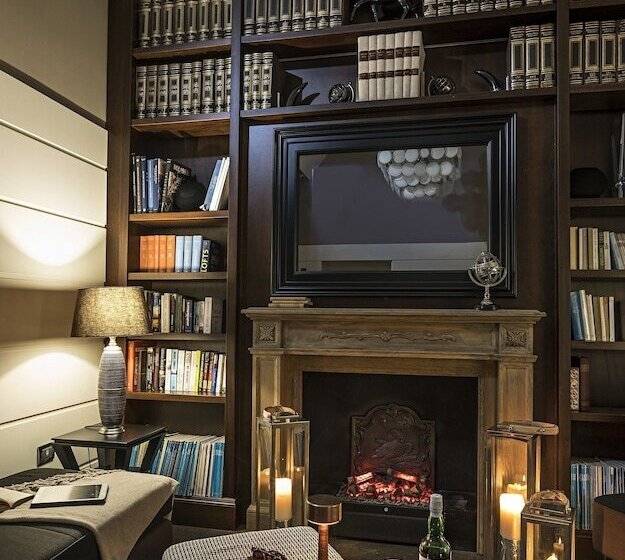 Отель The Independent