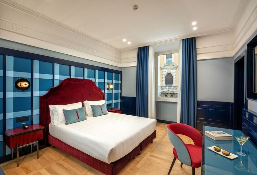 Отель The Independent