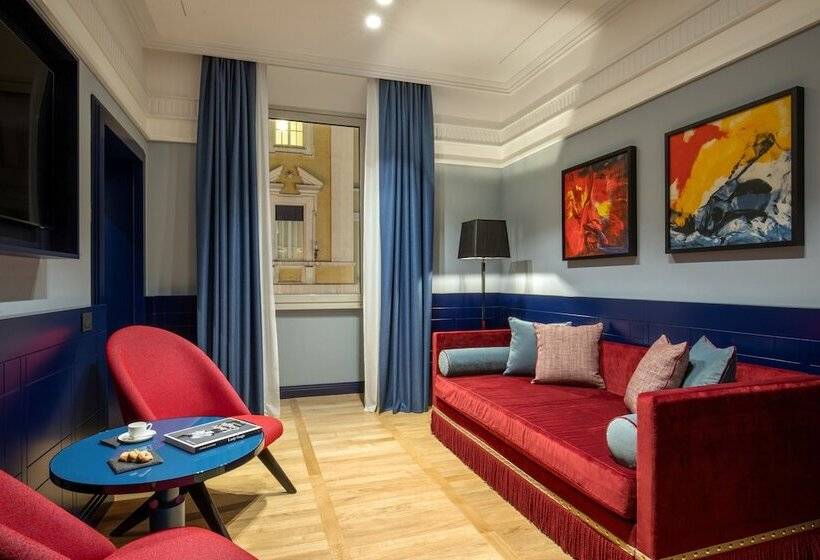 Отель The Independent