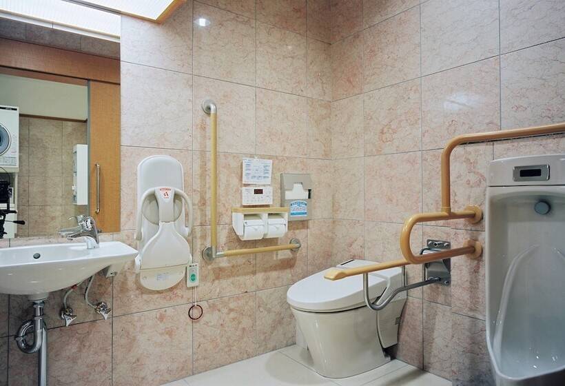 בית מלון כפרי Toyoko Inn Higashi-hiroshima Ekimae