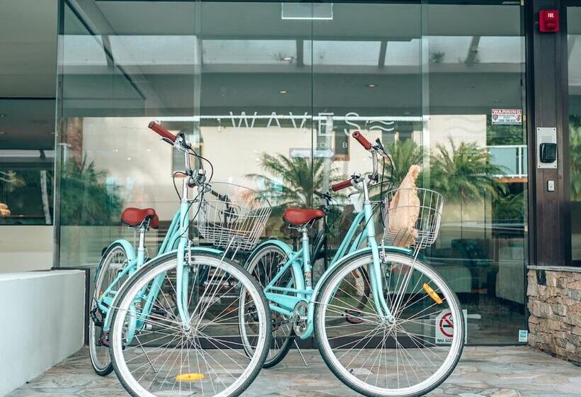 هتل Waves  Byron Bay