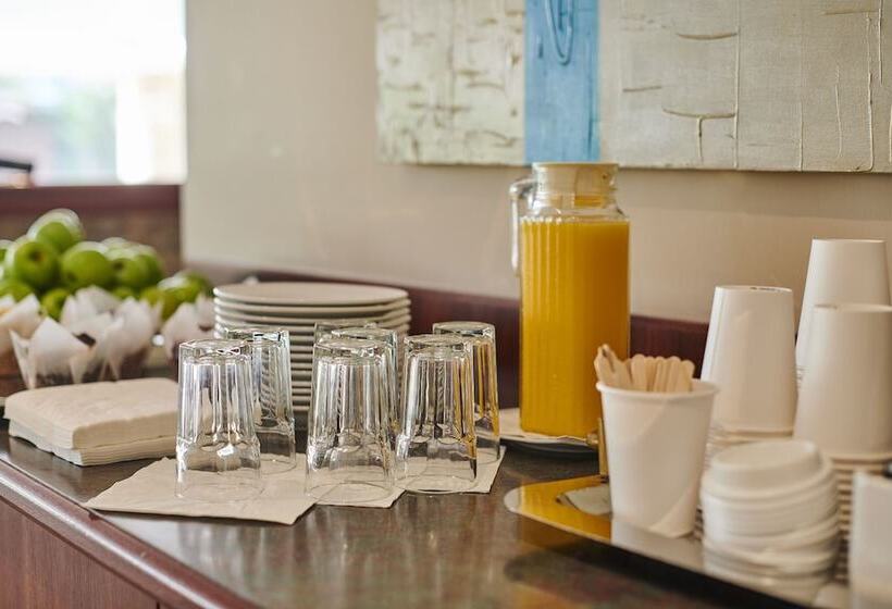 فندق Waves  Byron Bay