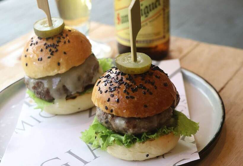 Joy Nostalg Hotel & Suites Manila Managed By Accorhotels