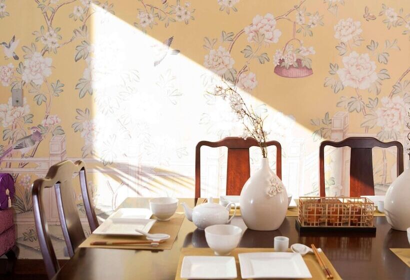 Joy Nostalg Hotel & Suites Manila Managed By Accorhotels