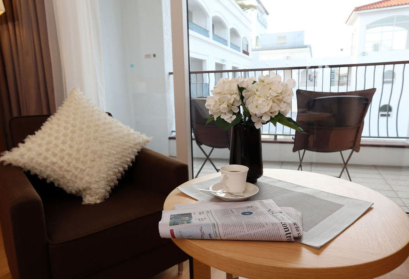 ホテル The Suites  Naksan