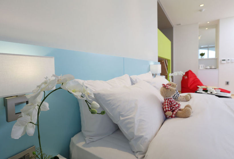 ホテル The Suites  Naksan