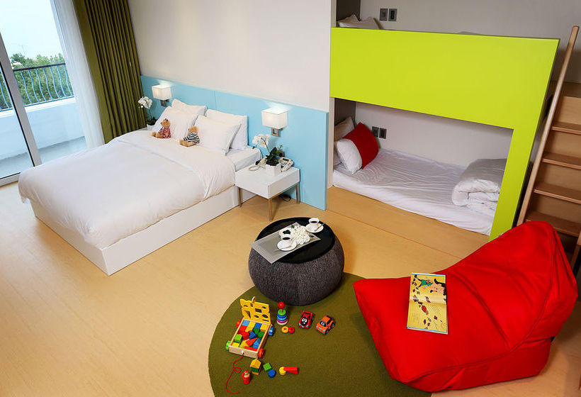 ホテル The Suites  Naksan