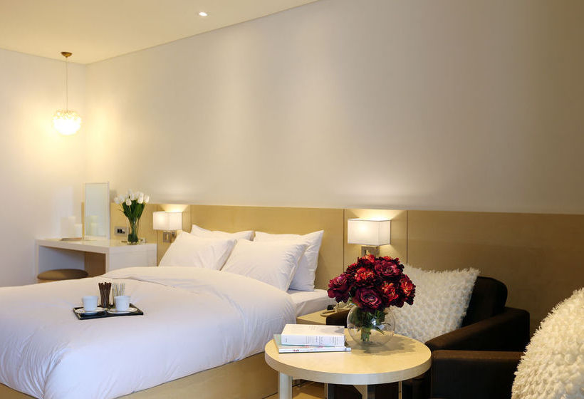 ホテル The Suites  Naksan