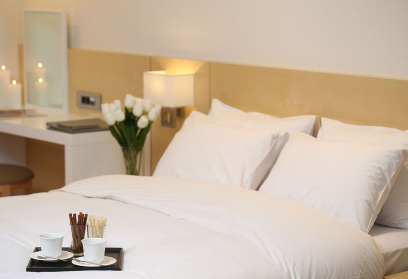 ホテル The Suites  Naksan