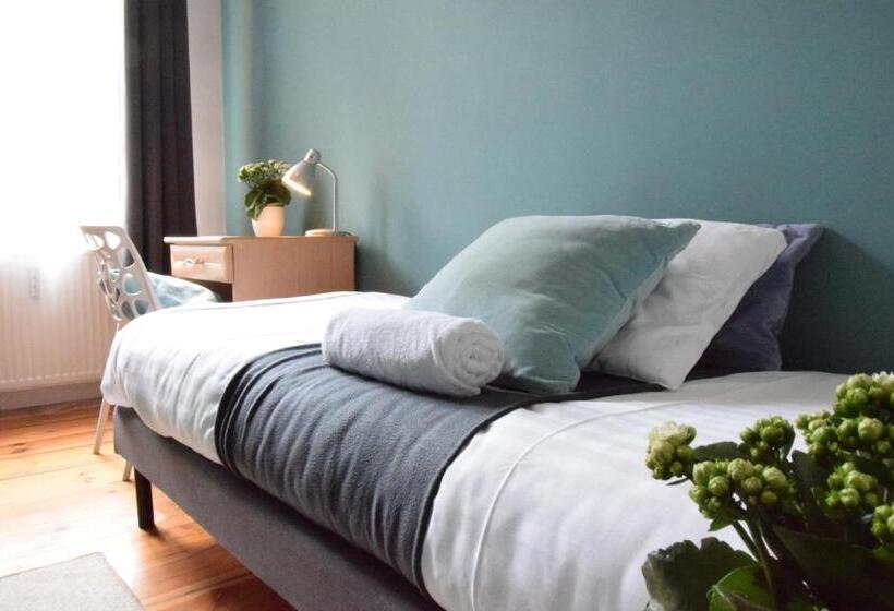 旅馆 Blooms Inn & Apartments