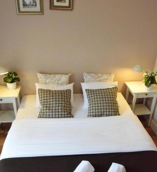 旅馆 Blooms Inn & Apartments