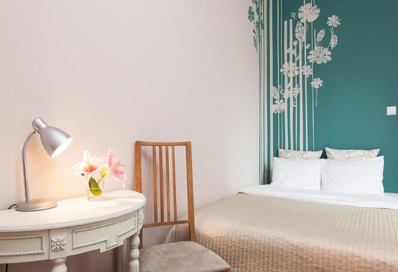 旅馆 Blooms Inn & Apartments