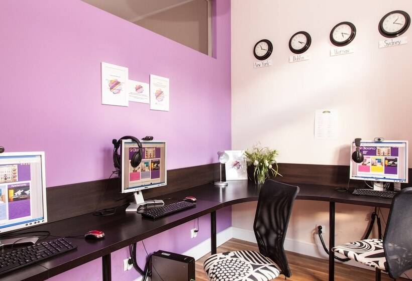 旅馆 Blooms Inn & Apartments