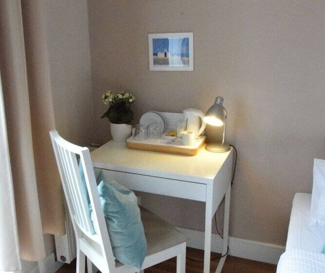 旅馆 Blooms Inn & Apartments