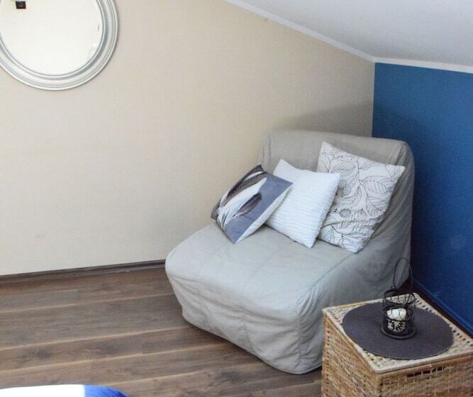 旅馆 Blooms Inn & Apartments