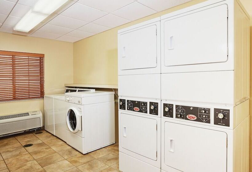 Candlewood Suites Milwaukee Airport   Oak Creek, An Ihg