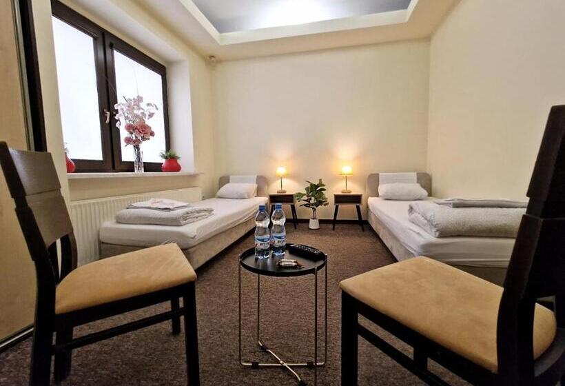 Hostel Helvetia   Privates In City Center And Old Town